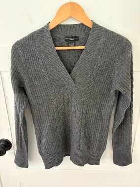 Madison Studio Cashmere Ribbed Cable Knit V-Neck Sweater. Size Small.